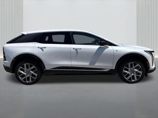 2025 Cadillac OPTIQ Luxury 1 AWD