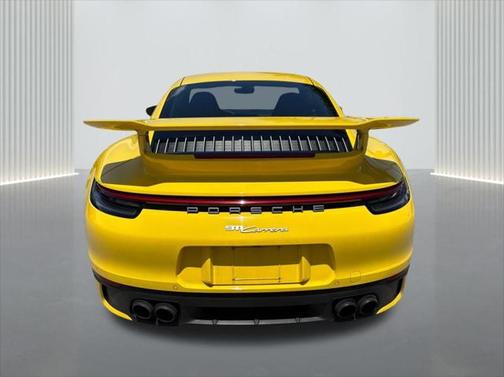 2022 Porsche 911 Carrera