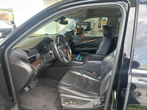 2018 Cadillac Escalade ESV Luxury