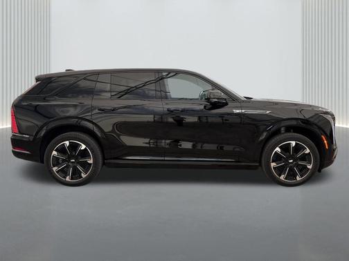 2025 Cadillac Escalade IQ Sport 2