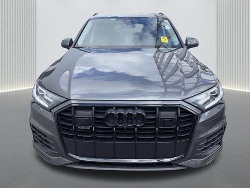2022 Audi Q7 55 Premium Plus