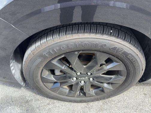 2023 Kia Carnival SX