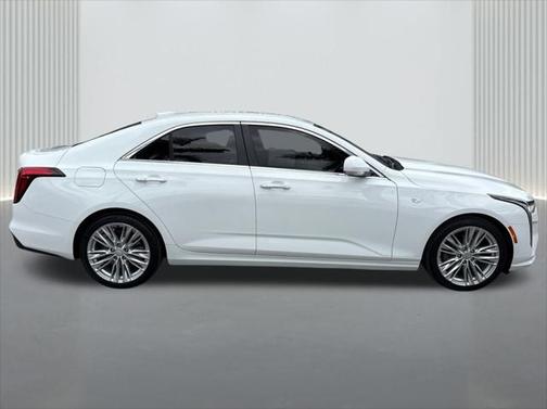2022 Cadillac CT4 Premium Luxury
