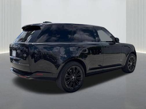 Black 2023 Land Rover Range Rover P530 SE