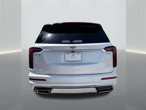 2025 Cadillac XT6 Luxury FWD