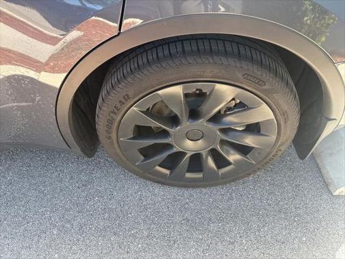 2021 Tesla Model Y Standard Range Rear-Wheel Drive