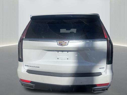 2024 Cadillac Escalade Luxury