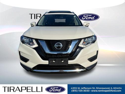 Pearl White Tricoat 2019 Nissan Rogue SV