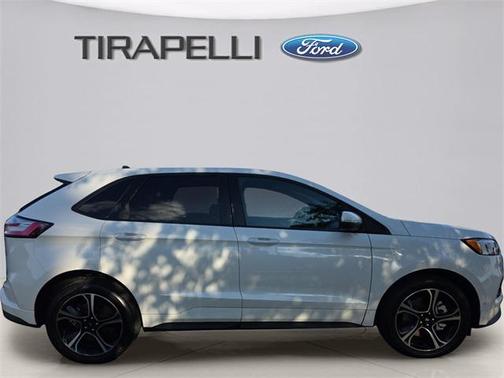 2022 Ford Edge ST