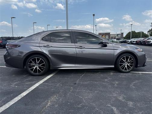 2024 Toyota Camry Hybrid SE