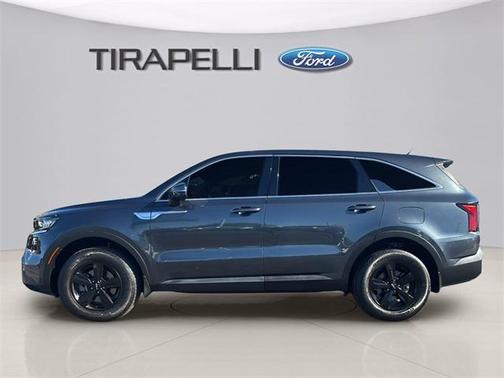 2022 Kia Sorento LX