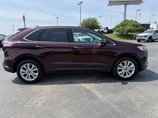 2022 Ford Edge Titanium
