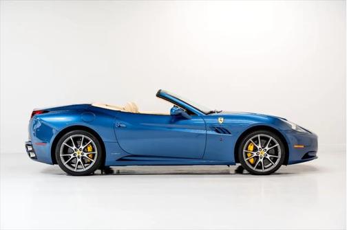 2010 Ferrari California Base