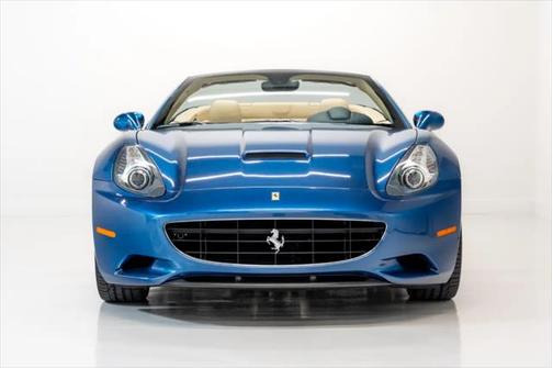 2010 Ferrari California Base
