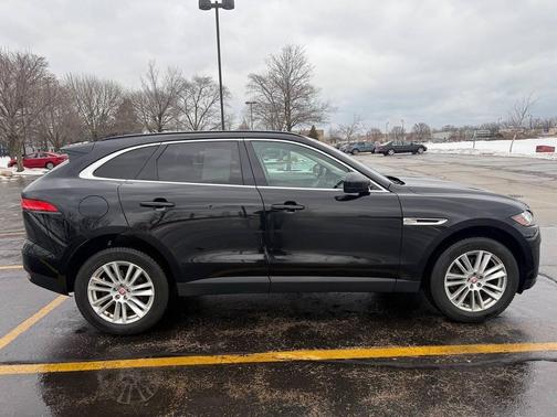 2017 Jaguar F-PACE 35t Prestige