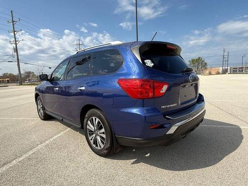 2017 Nissan Pathfinder SL