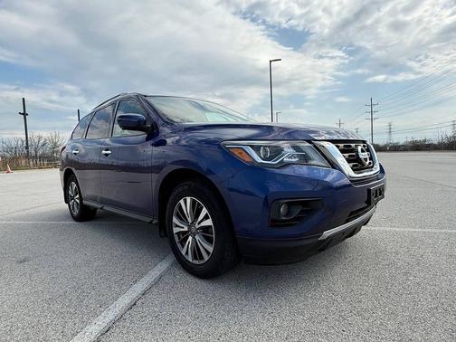 2017 Nissan Pathfinder SL
