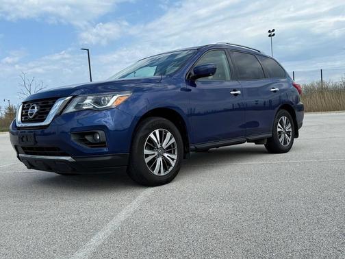 2017 Nissan Pathfinder SL