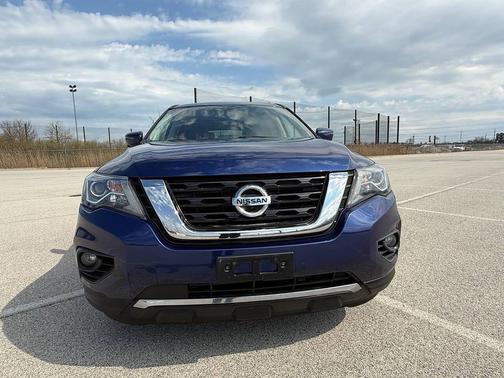 2017 Nissan Pathfinder SL