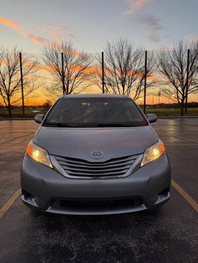 2015 Toyota Sienna LE