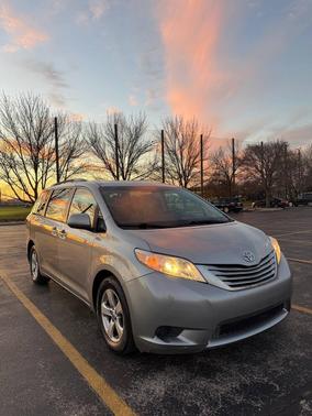 2015 Toyota Sienna LE