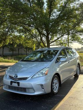 2014 Toyota Prius v Two