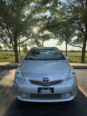 2014 Toyota Prius v Two