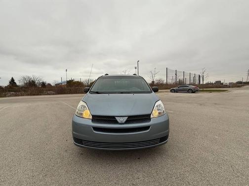 2004 Toyota Sienna CE