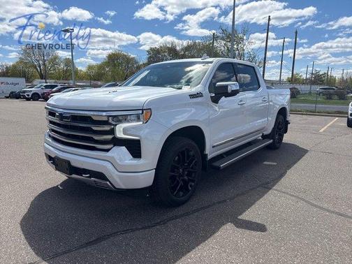 Iridescent Pearl Tricoat 2023 Chevrolet Silverado 1500 High Country