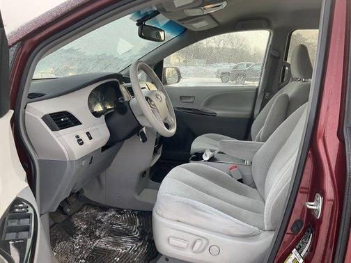 2014 Toyota Sienna LE