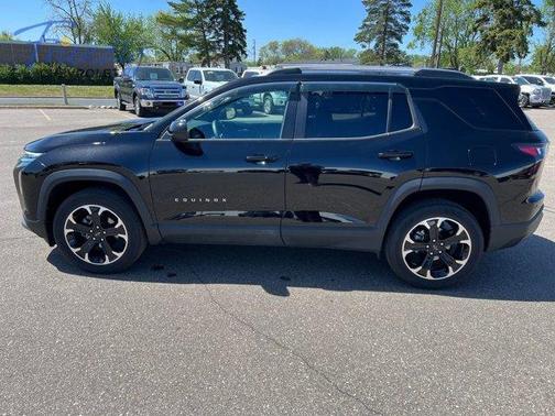 Mosaic Black Metallic 2025 Chevrolet Equinox LT