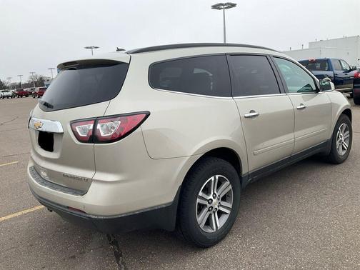 Champagne Silver 2015 Chevrolet Traverse 2LT