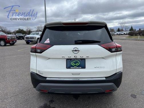 White 2021 Nissan Rogue SV