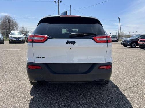 2016 Jeep Cherokee Altitude