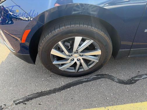 Blue Glow Metallic 2023 Chevrolet Equinox 1LT