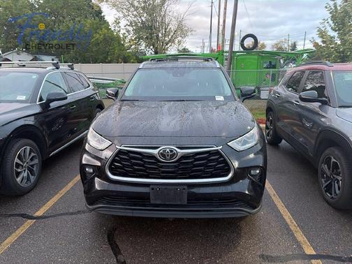 Black 2021 Toyota Highlander Limited