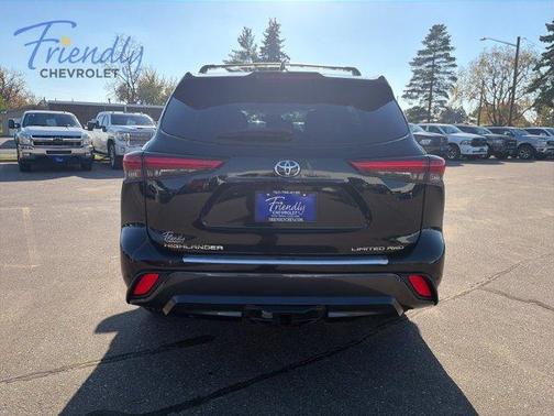 Midnight Black Metallic 2021 Toyota Highlander Limited