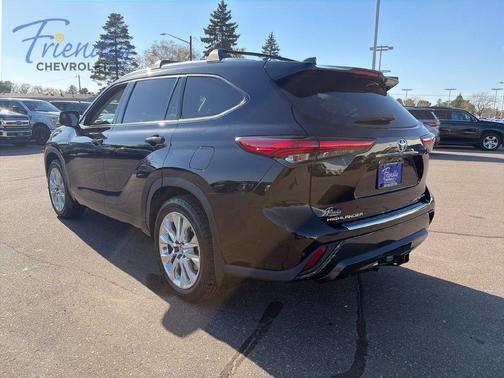 Midnight Black Metallic 2021 Toyota Highlander Limited