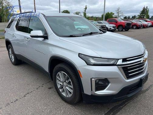Silver Ice Metallic 2022 Chevrolet Traverse LT Cloth