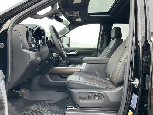 2025 Chevrolet Silverado 3500 High Country