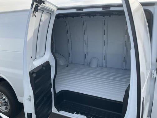 2025 Chevrolet Express 3500 Work Van