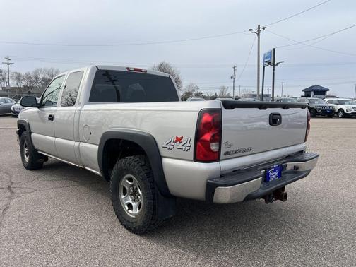 2004 Chevrolet Silverado 1500 LS Extended Cab