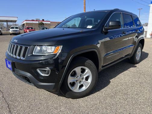 Brilliant Black Crystal Pearlcoat 2016 Jeep Grand Cherokee Laredo