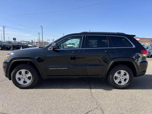 Brilliant Black Crystal Pearlcoat 2016 Jeep Grand Cherokee Laredo