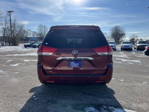 2011 Toyota Sienna XLE