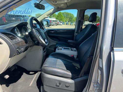 Billet Silver Metallic Clearcoat 2016 Chrysler Town & Country Touring