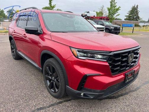 Radiant Red Metallic II 2025 Honda Pilot Black Edition