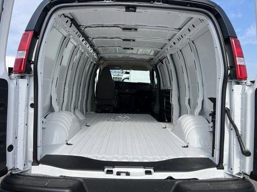 2025 Chevrolet Express 3500 Work Van