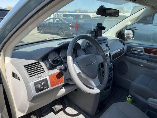 Clearwater Blue Pearlcoat / Black Cloth Top 2009 Chrysler Town & Country Touring