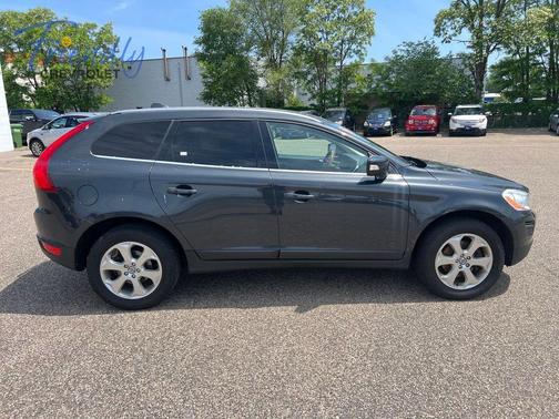 Savile Gray Metallic 2013 Volvo XC60 3.2